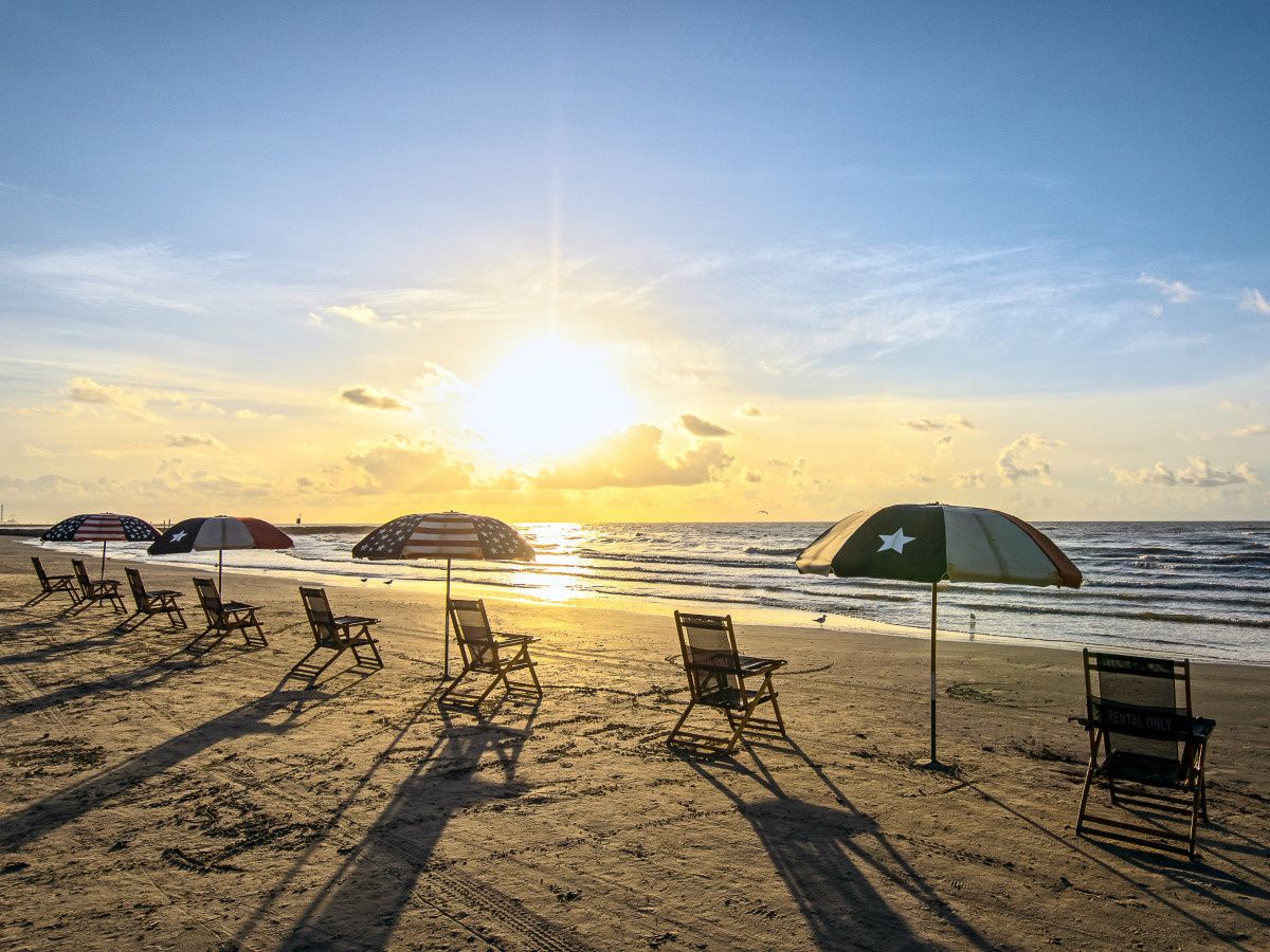Galveston closes all public beaches to fight the spread of COVID-19