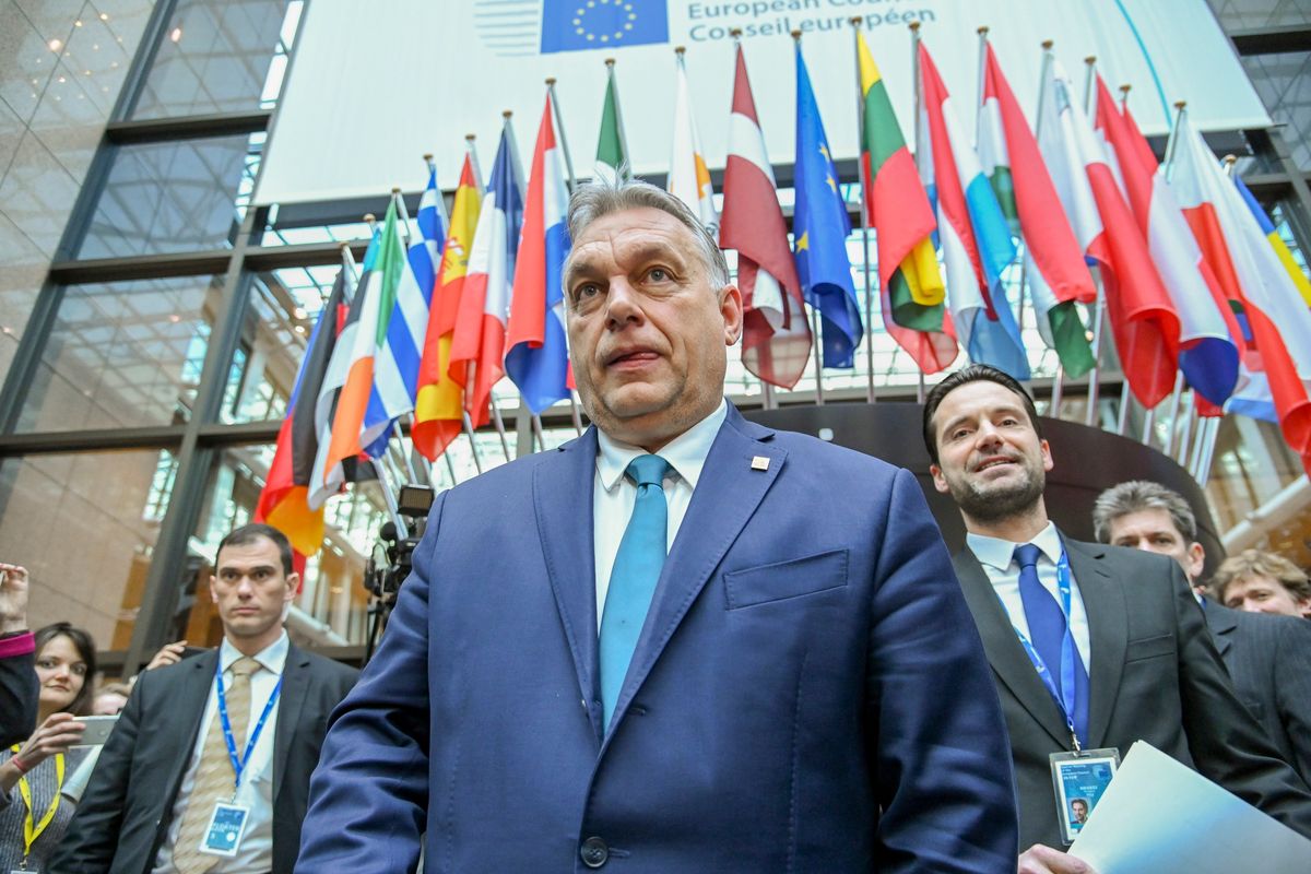 Pieni poteri a Orbán. A differenza di Conte vota il Parlamento