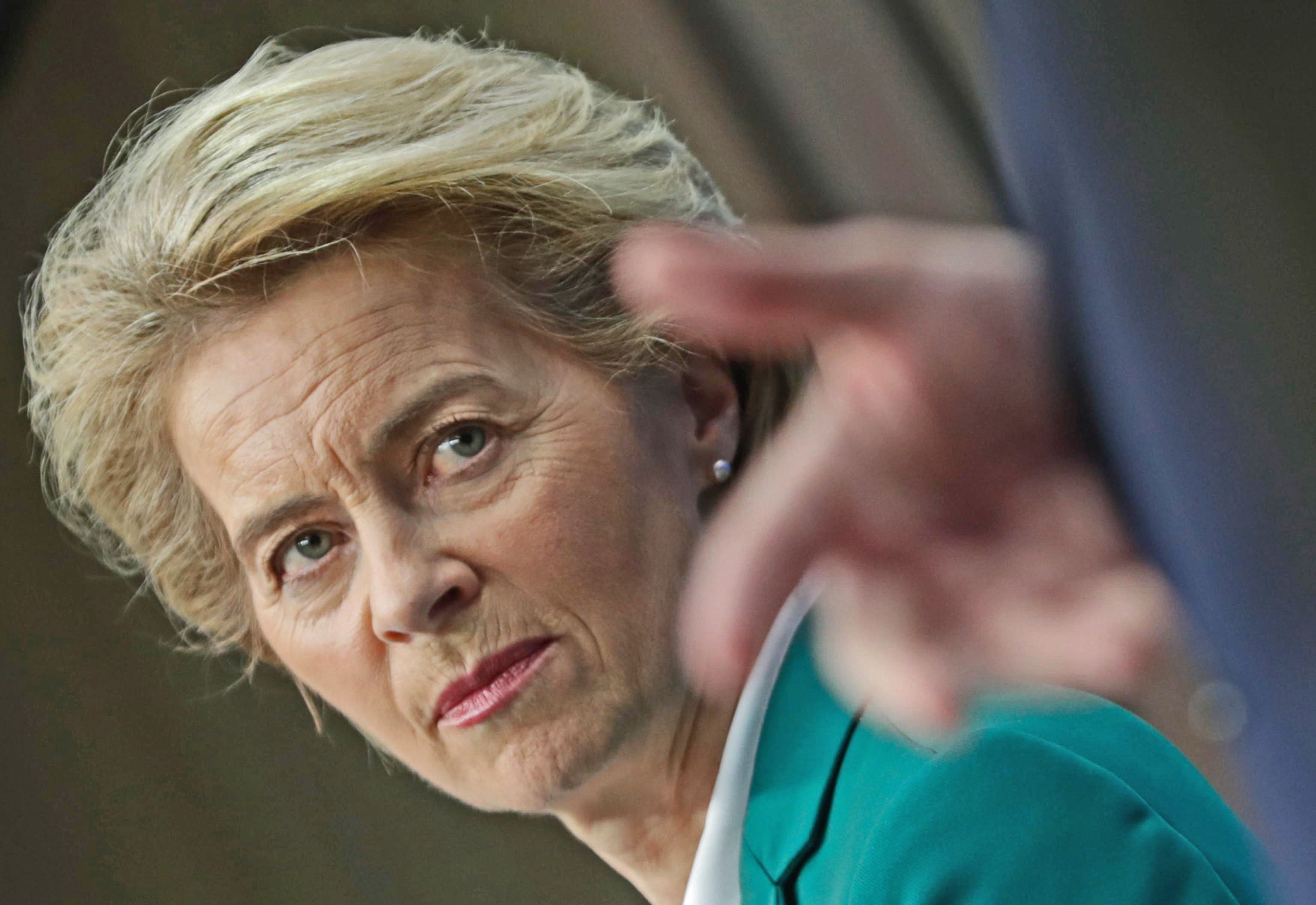 Al diavolo l'Ue, facciamo da soli un megabond per salvare l'Italia