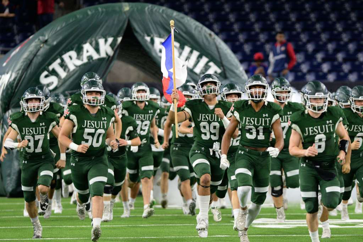 VYPE U: Strake Jesuit Football Players Reflect on COVID-19 and How it Will Affect Their 2020 Season