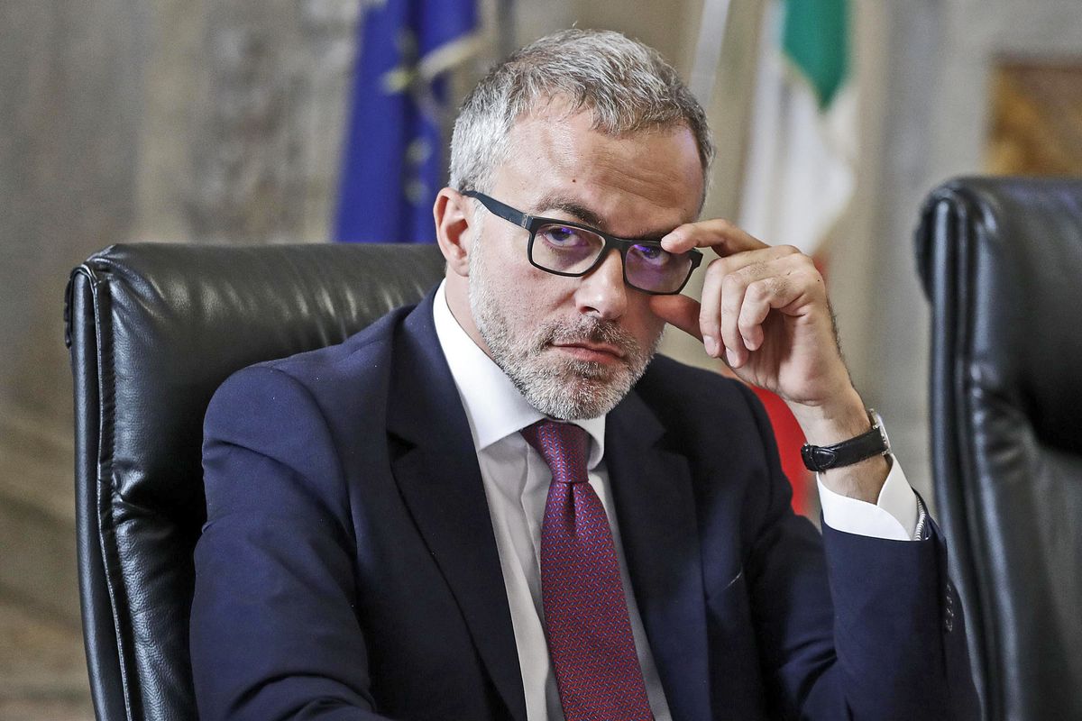 Le Entrate strizzano l’occhio al lavoro nero