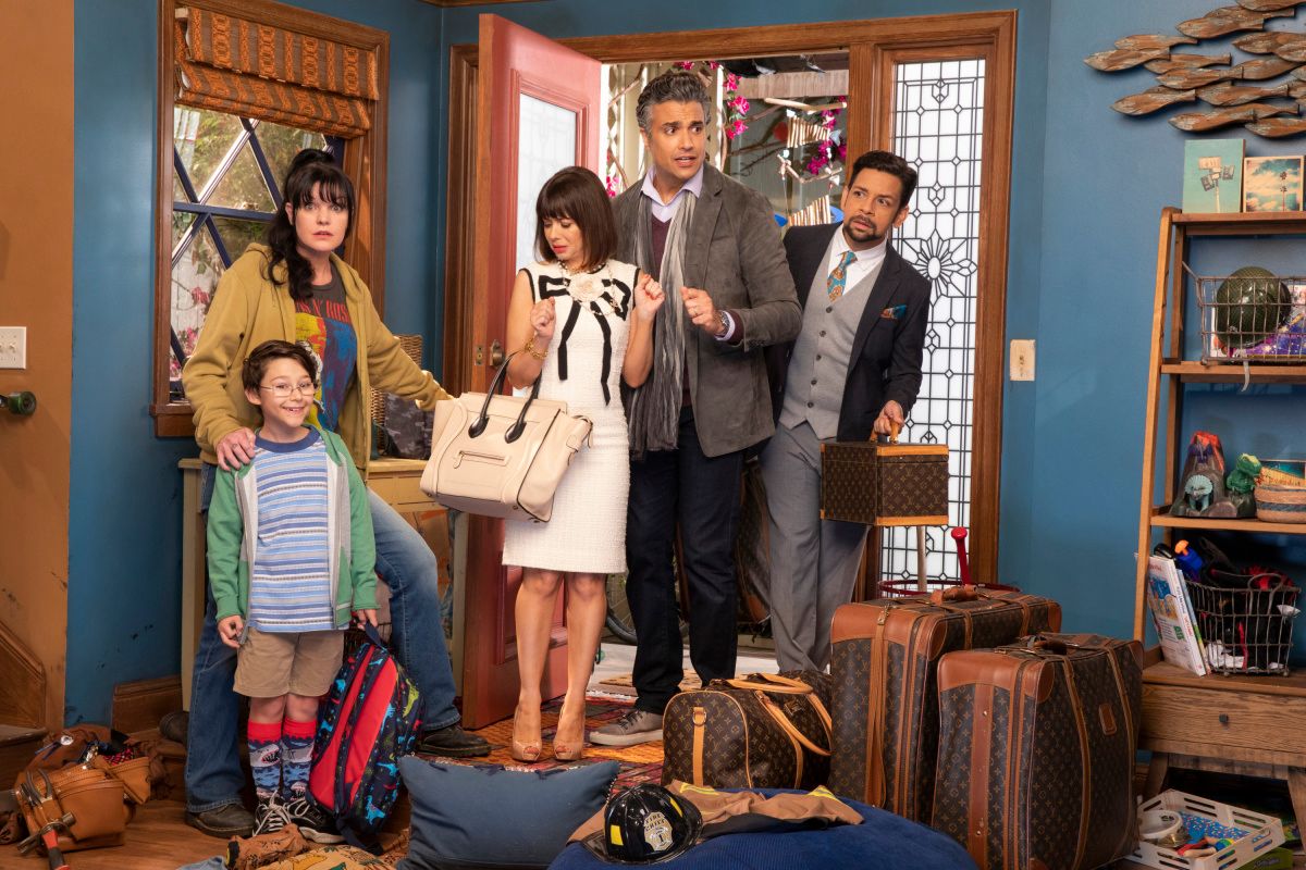 Pauley Perrette, Natasha Leggero, Antonio Raul Corbo, and Jaime Camil on the set of TV show Broke.