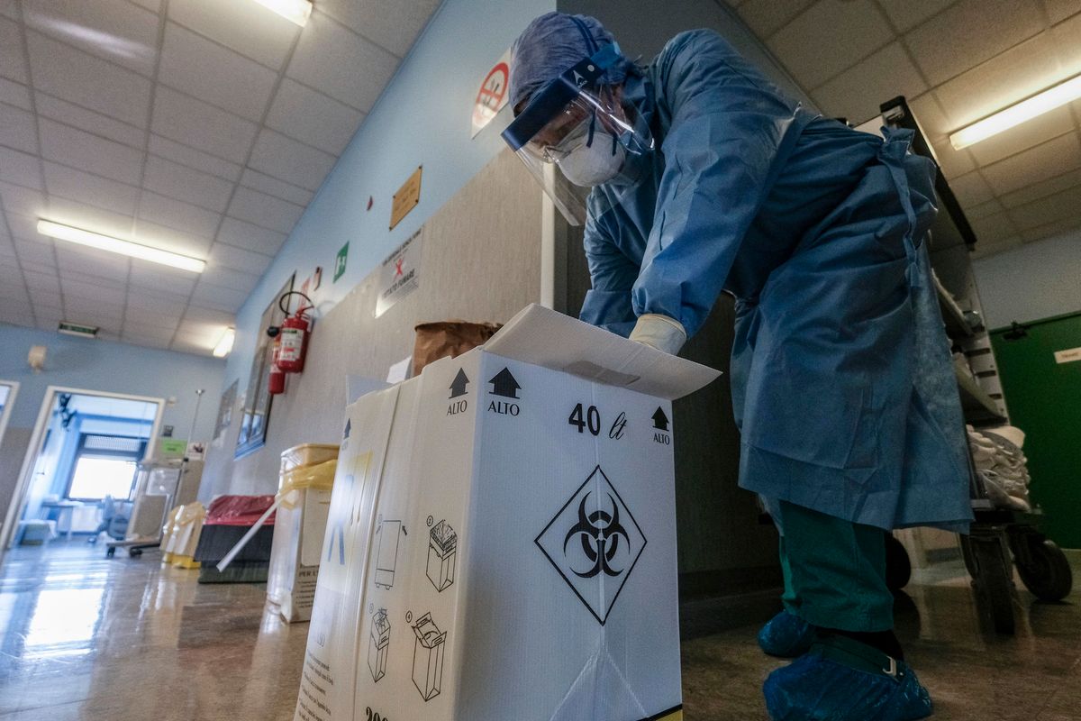 Allarme immondizia contaminata. Ma per l’Iss sono rifiuti normali