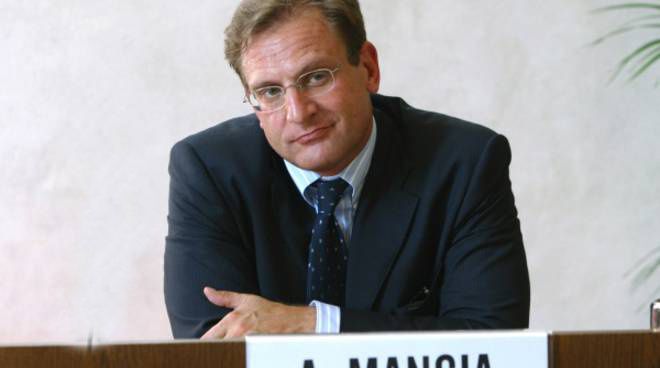 «Il Mes con le condizionalità sbiadite è l’ultima trappola francotedesca»