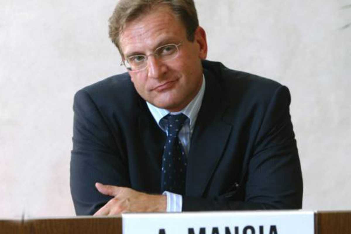 «Il Mes con le condizionalità sbiadite è l’ultima trappola francotedesca»