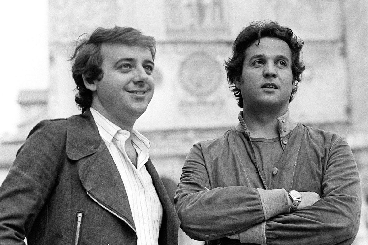 Nelle notti di Milano i comici artisti sapevano far ridere pure senza politica