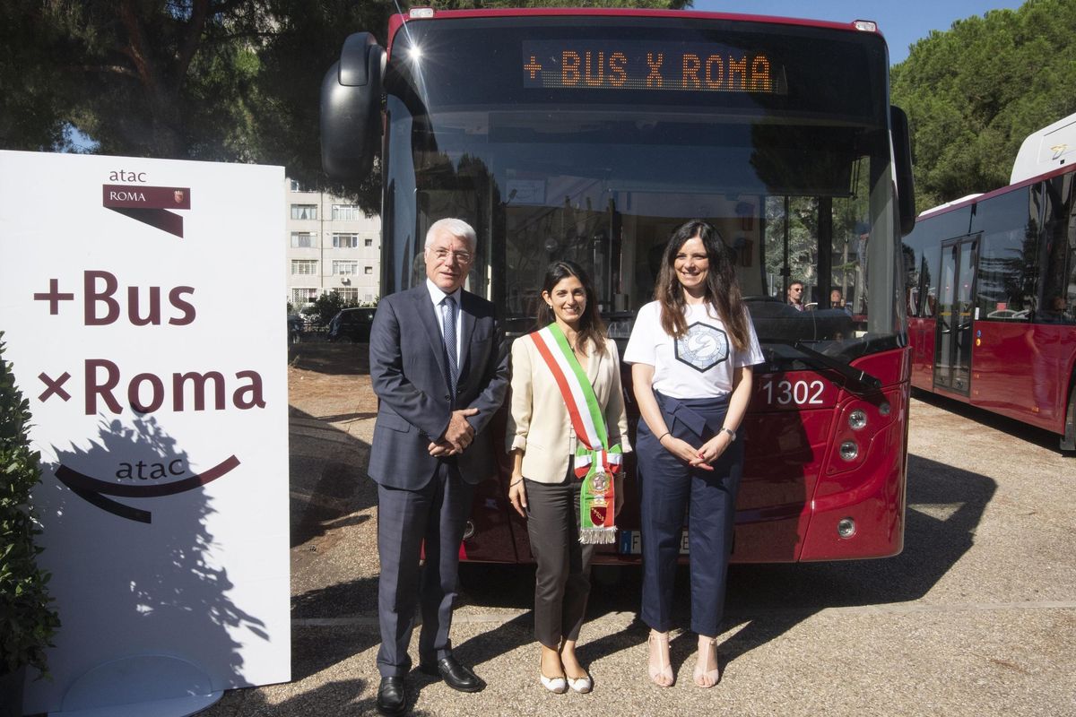 Braccio di ferro Pd e 5 stelle sulle nomine. Raggi vuole Simioni (Atac) in Enav
