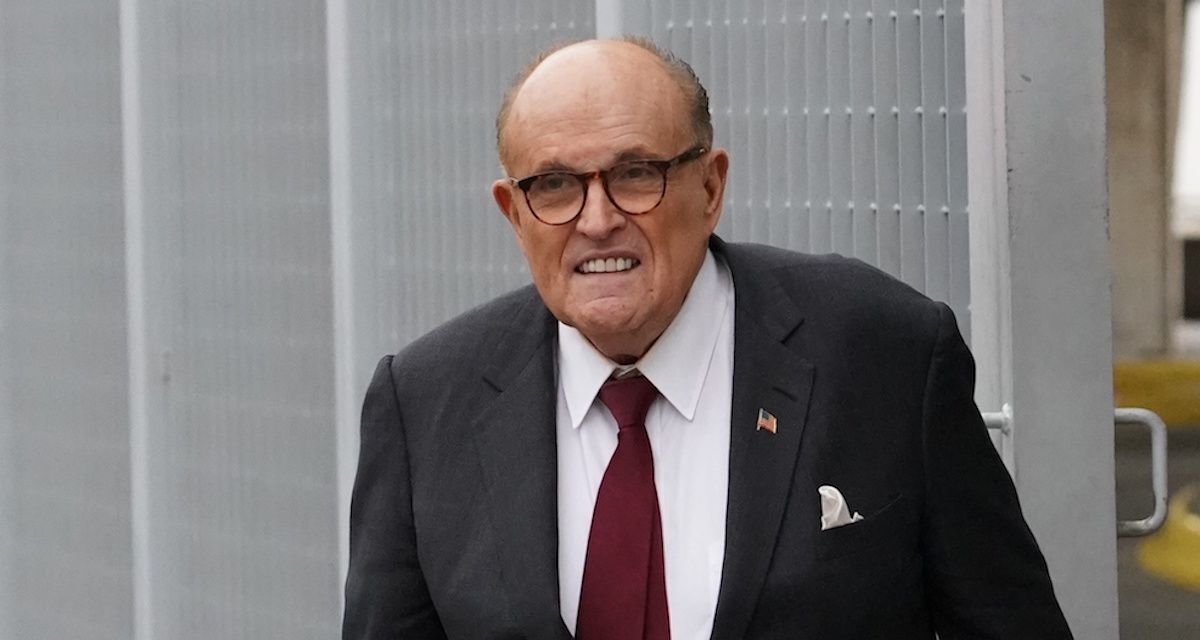 Reporter Reveals Recent Text Messages With Rudy Giuliani Showing He Had No Idea What 'Social Distancing' Meant