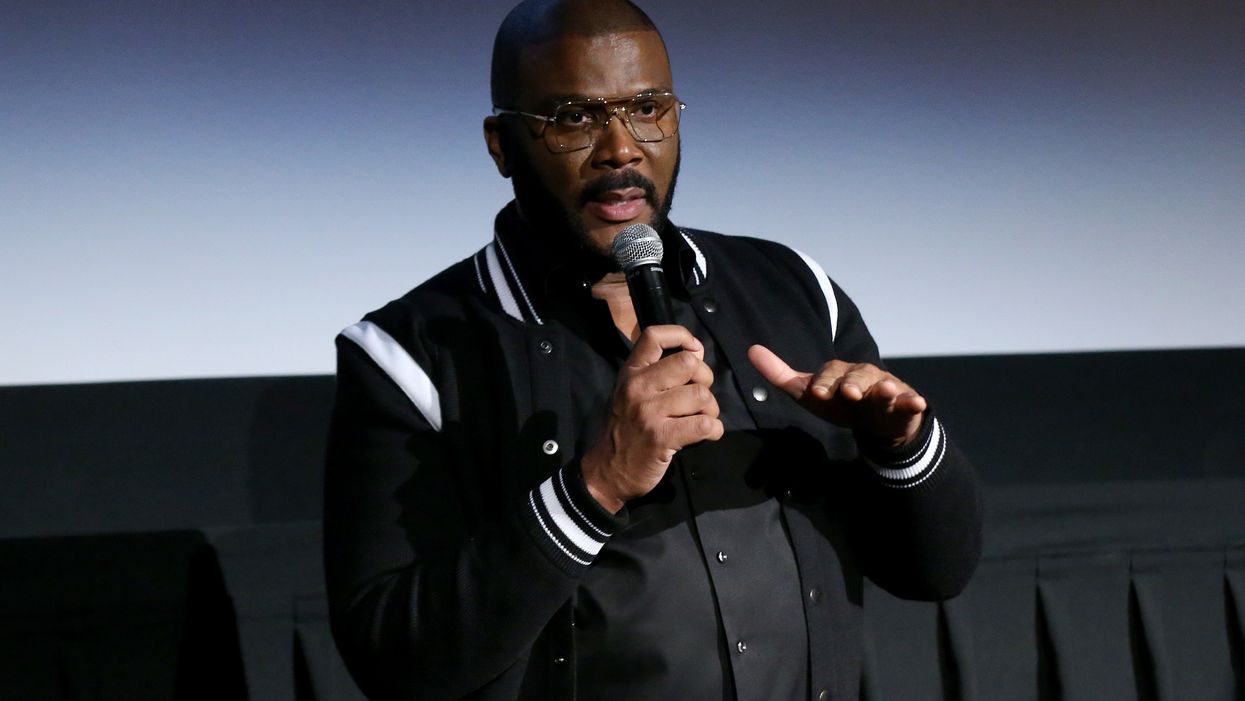 Tyler Perry tips $21K to servers in Atlanta