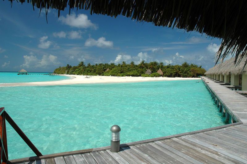 Turisti italiani prigionieri da un mese alle Maldive. «Siamo alla terza quarantena»