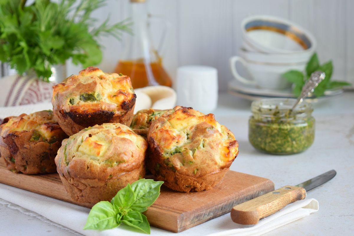 Cuciniamo insieme: muffin al formaggio e biscottoni alle mele soffici