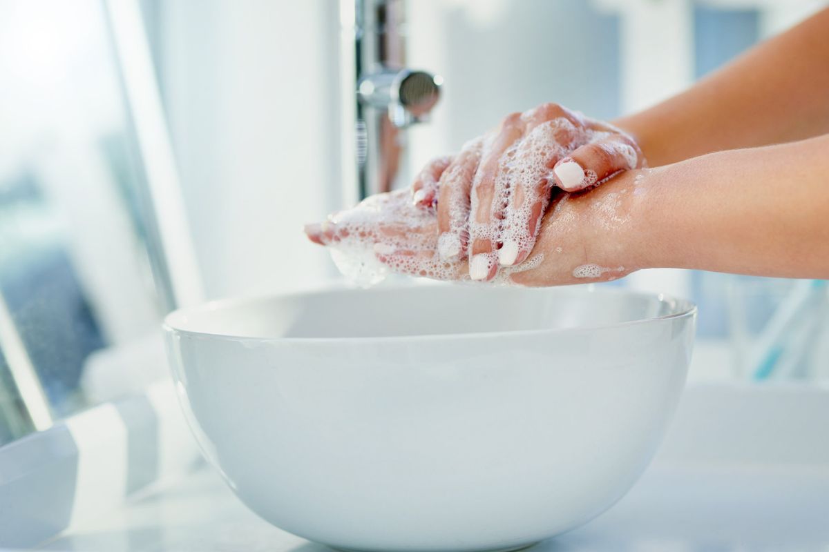 «Lavatevi le mani e restate a casa». Il medioevo tech degli iperconnessi