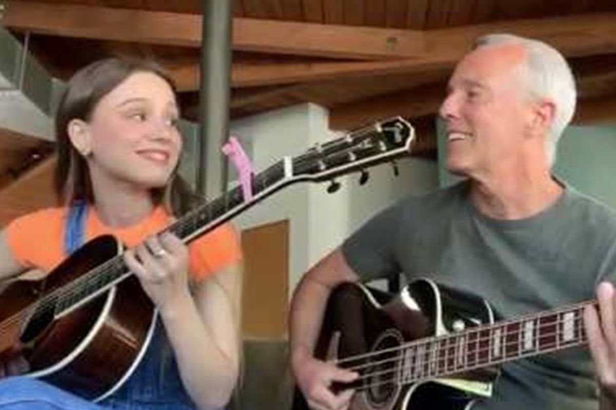 Tears for Fears singer Curt Smith and his daughter shared an acoustic version of 'Mad World'