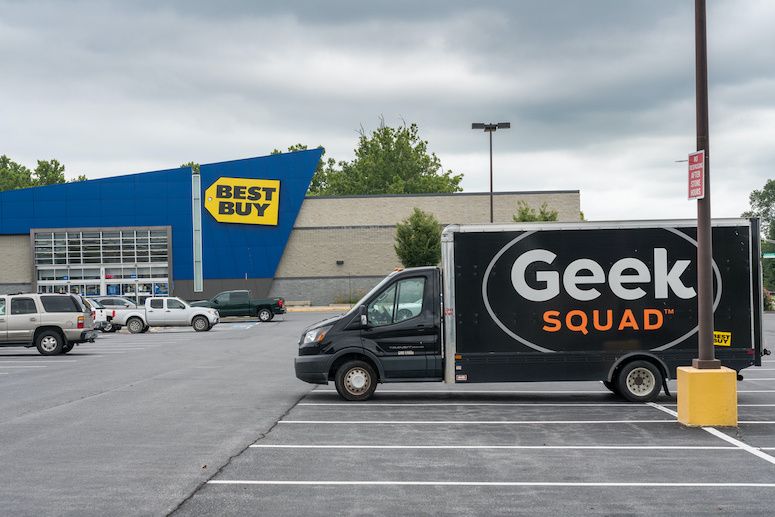 Geek squad store car speaker installation