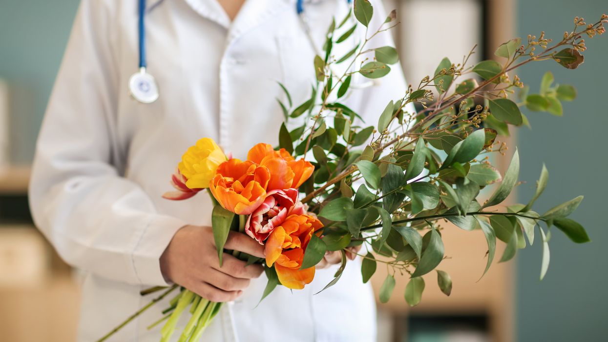 North Carolina doctors surprised with impromptu wedding ceremony at hospital