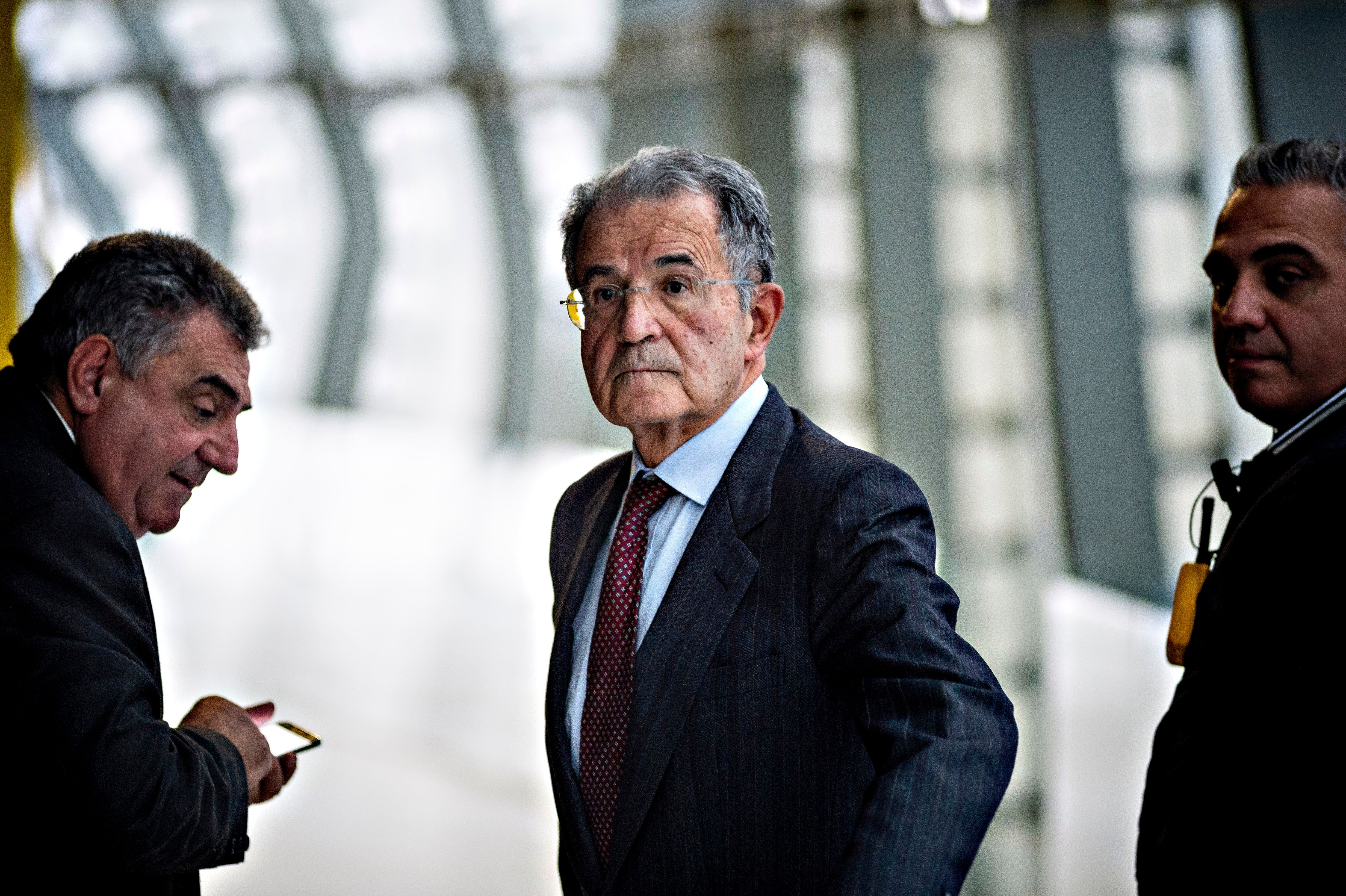 Prodi, Confindustria, il Pd. Gli stessi del «fate presto» tifano Mes assieme al Cav