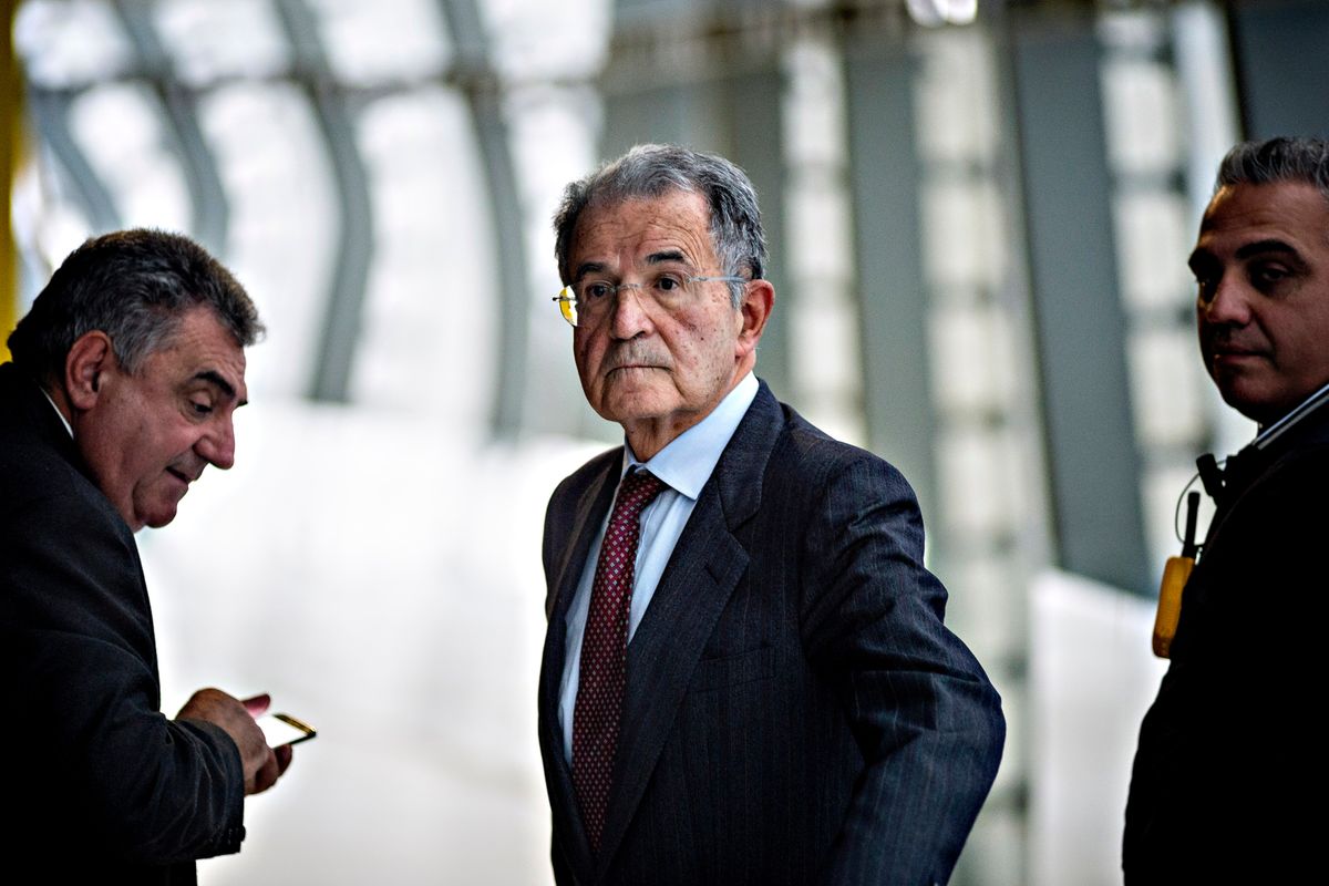 Prodi, Confindustria, il Pd. Gli stessi del «fate presto» tifano Mes assieme al Cav