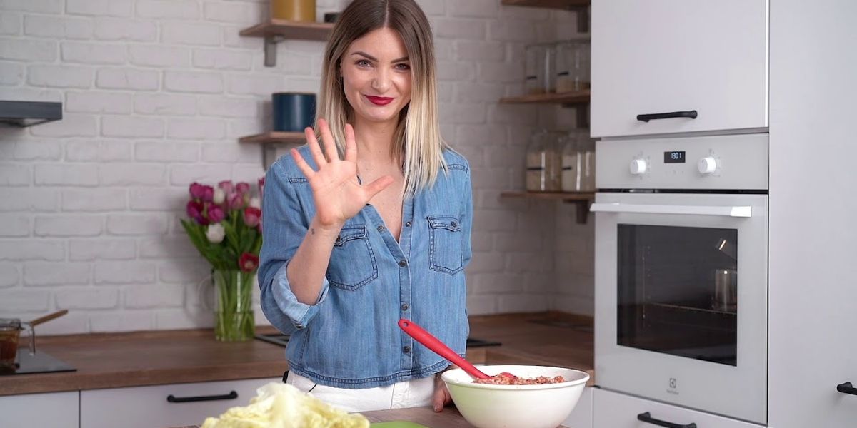 Keto Stuffed Cabbage Rolls (Gluten-Free & Low Carb Recipe)