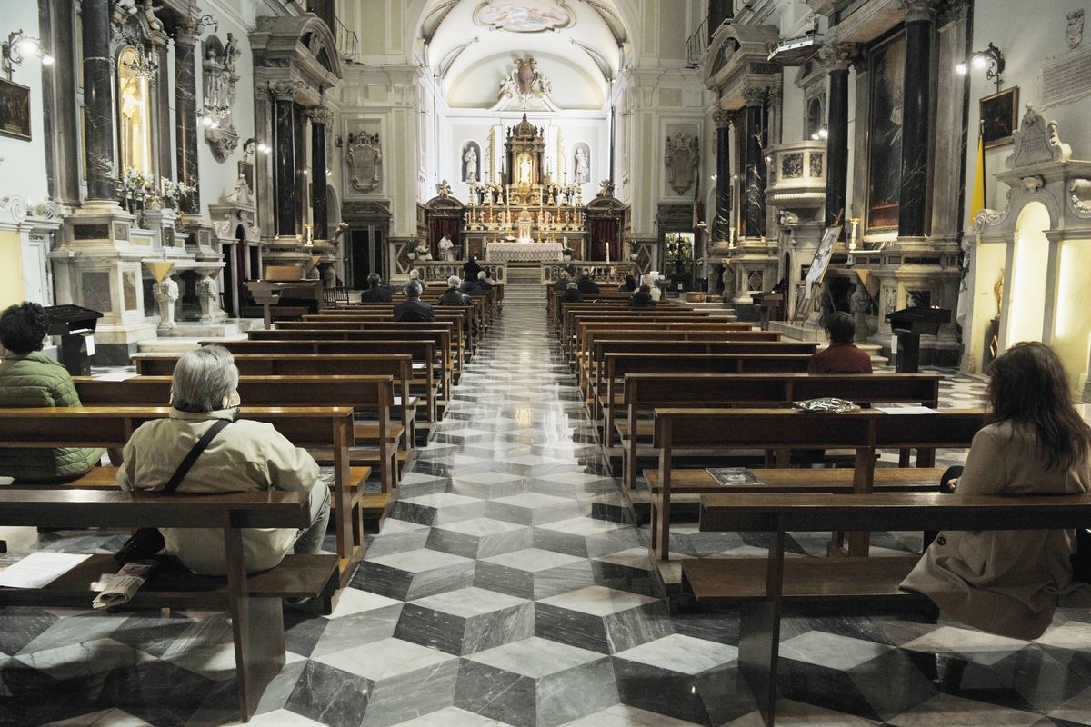 La messa è interrotta, non andate in pace