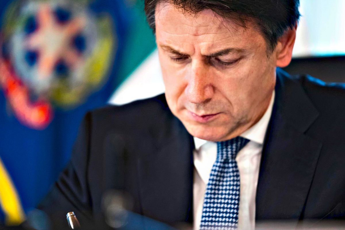 Fase 2, Conte in stato confusionale: «Riapriremo a scaglioni. Anzi no»