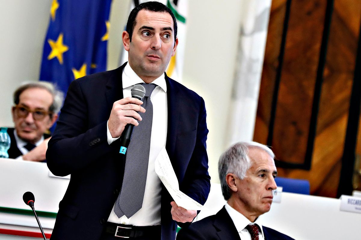 Spadafora applica lo schema Conte: non si decide nulla manco sul calcio