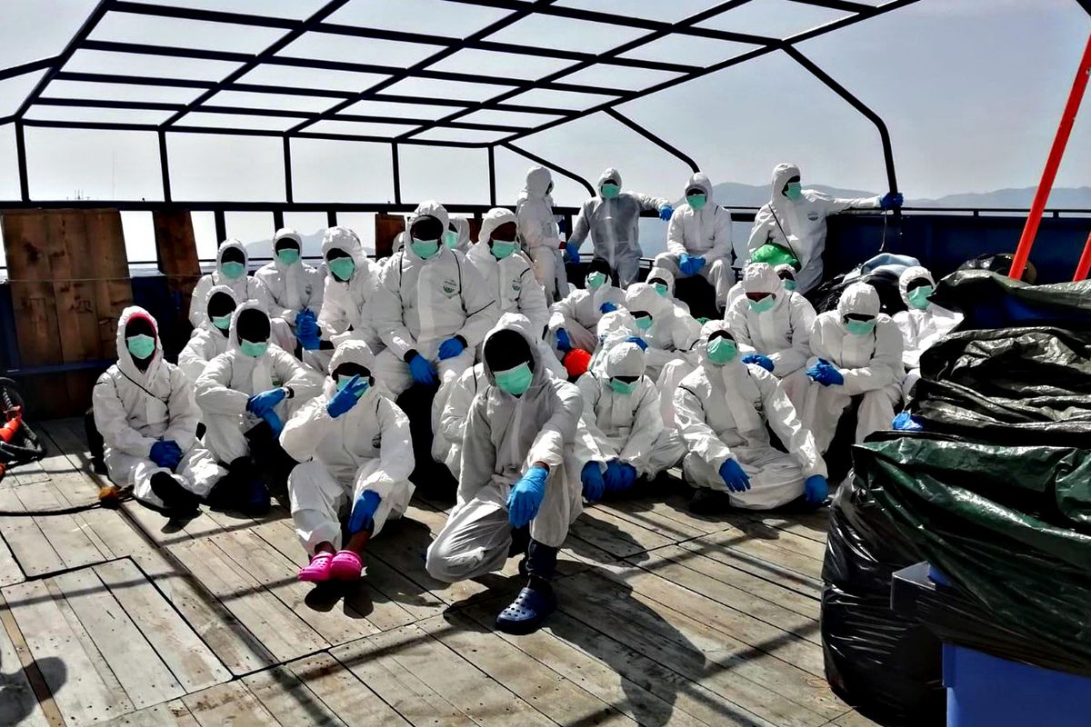 Navi con comfort per migranti in quarantena