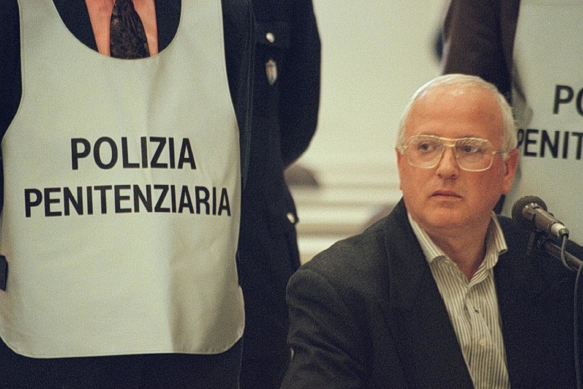 Isolamento per tutti ma non per don Rafaè