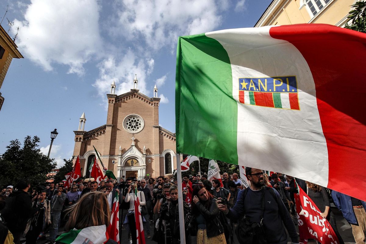 Macché Anpi, serve una resistenza contro il totalitarismo del Covid-19