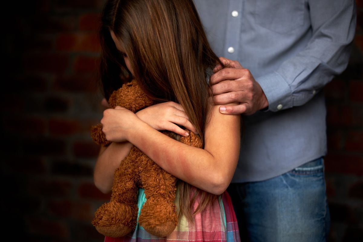 Giornata Bambini Vittime: «Ipersessualizzazione e pedofilia, un virus nascosto che colpisce i nostri bambini»