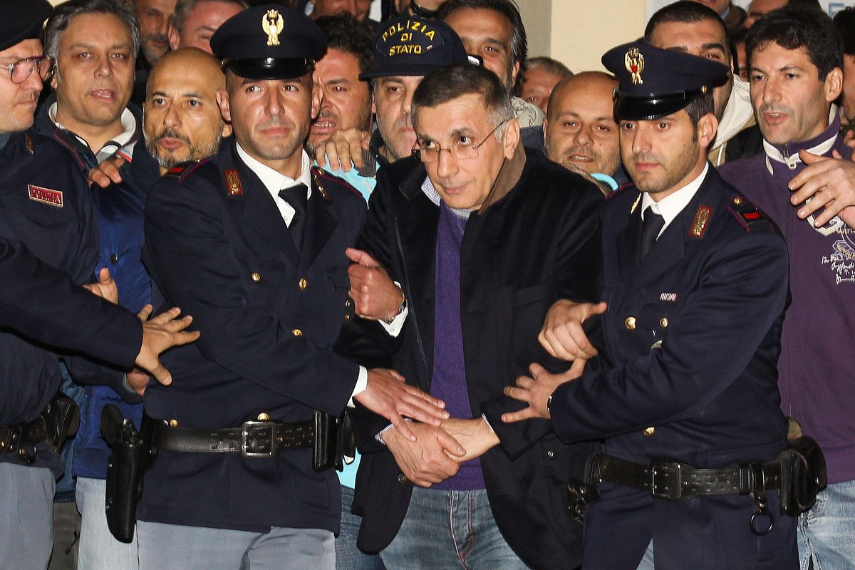 Zagaria va dal 41 bis ai domiciliari e nessuno sa perché