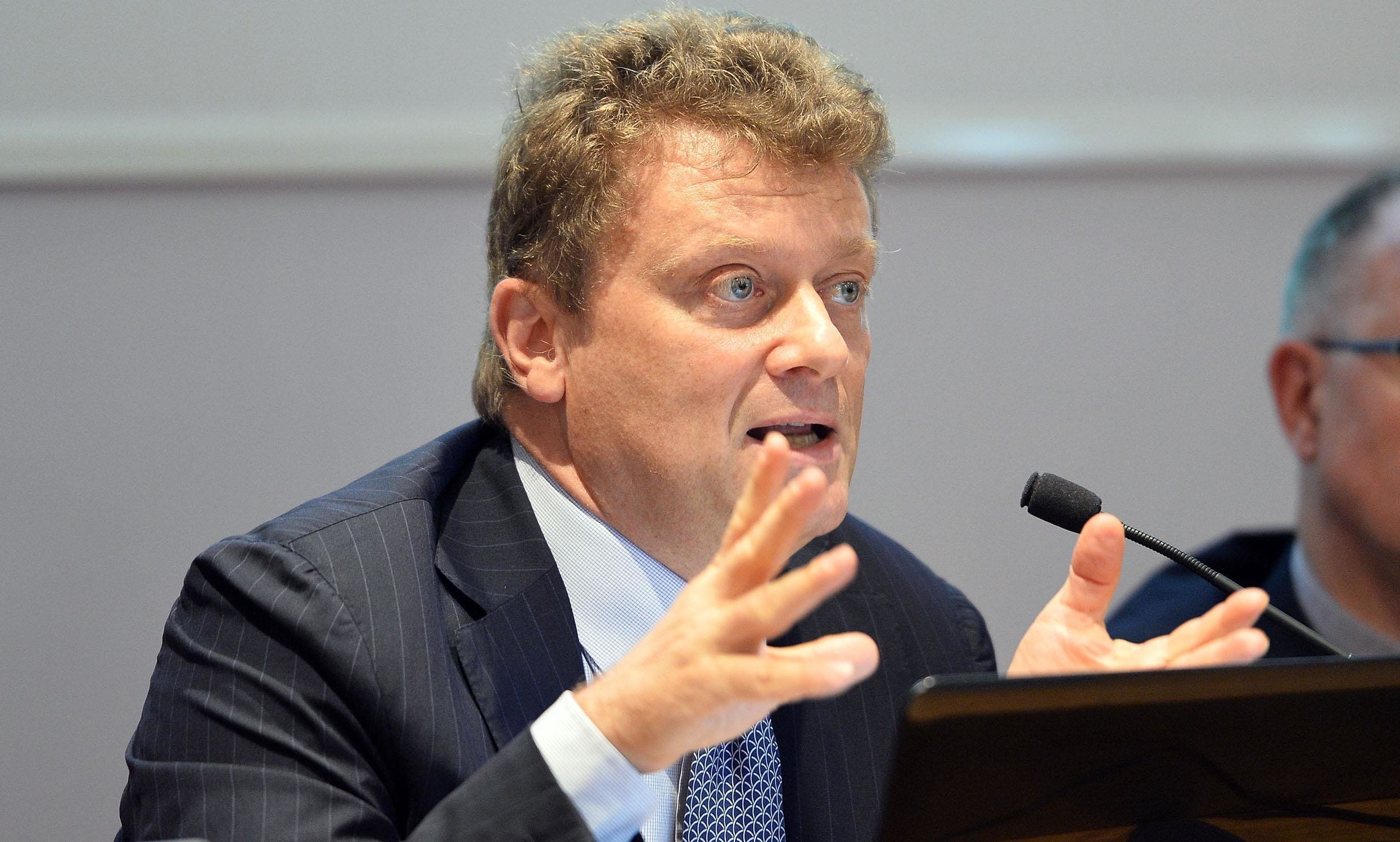 «Ministro Azzolina, per favore quest’estate non chiuda le scuole»