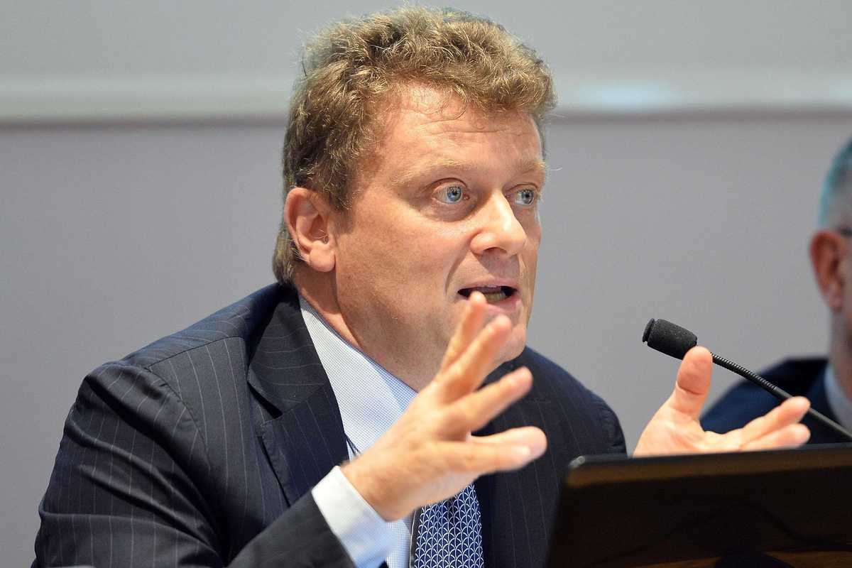 «Ministro Azzolina, per favore quest’estate non chiuda le scuole»