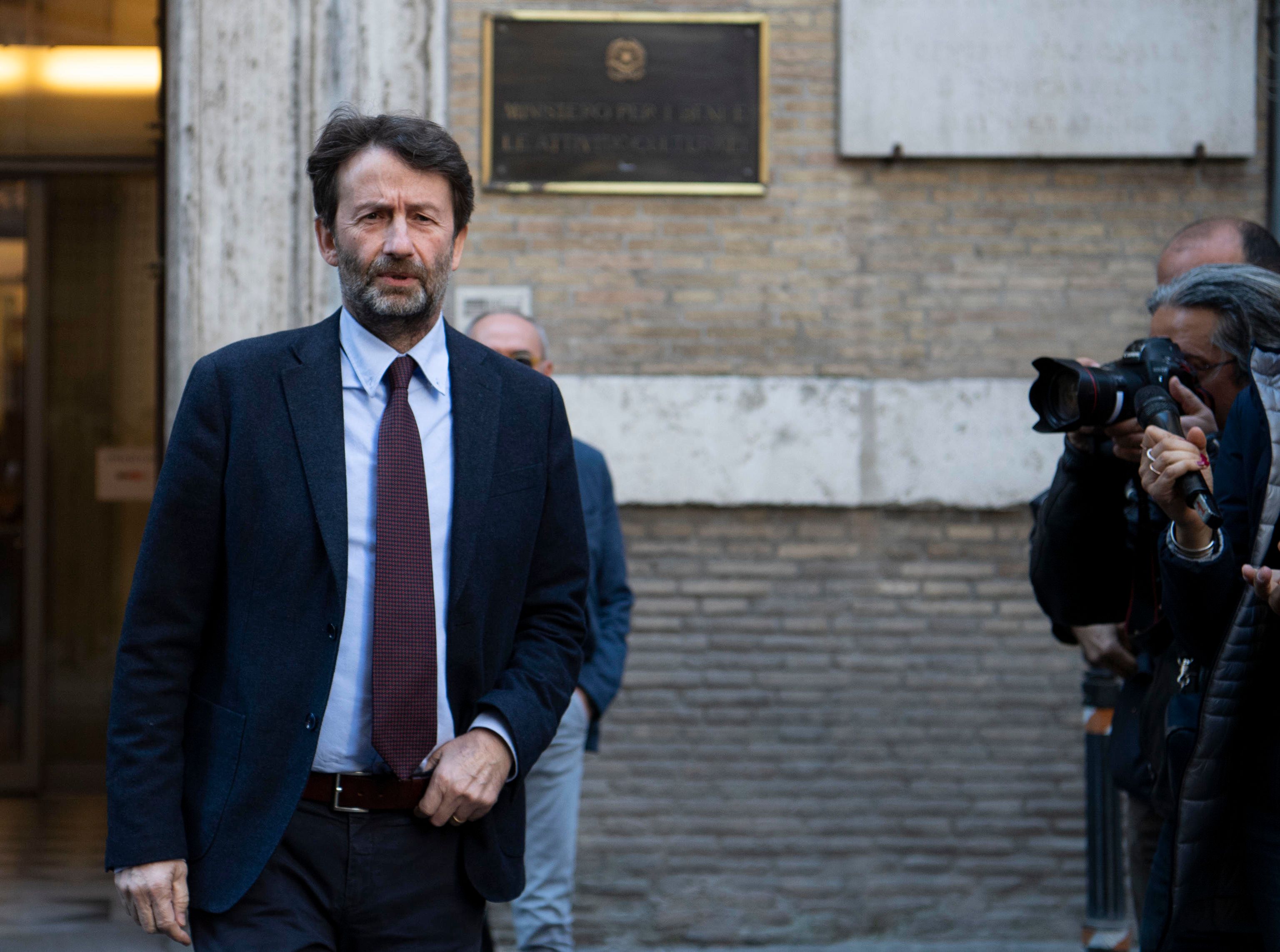La sinistra usa l’«unità nazionale» come museruola per l’opposizione