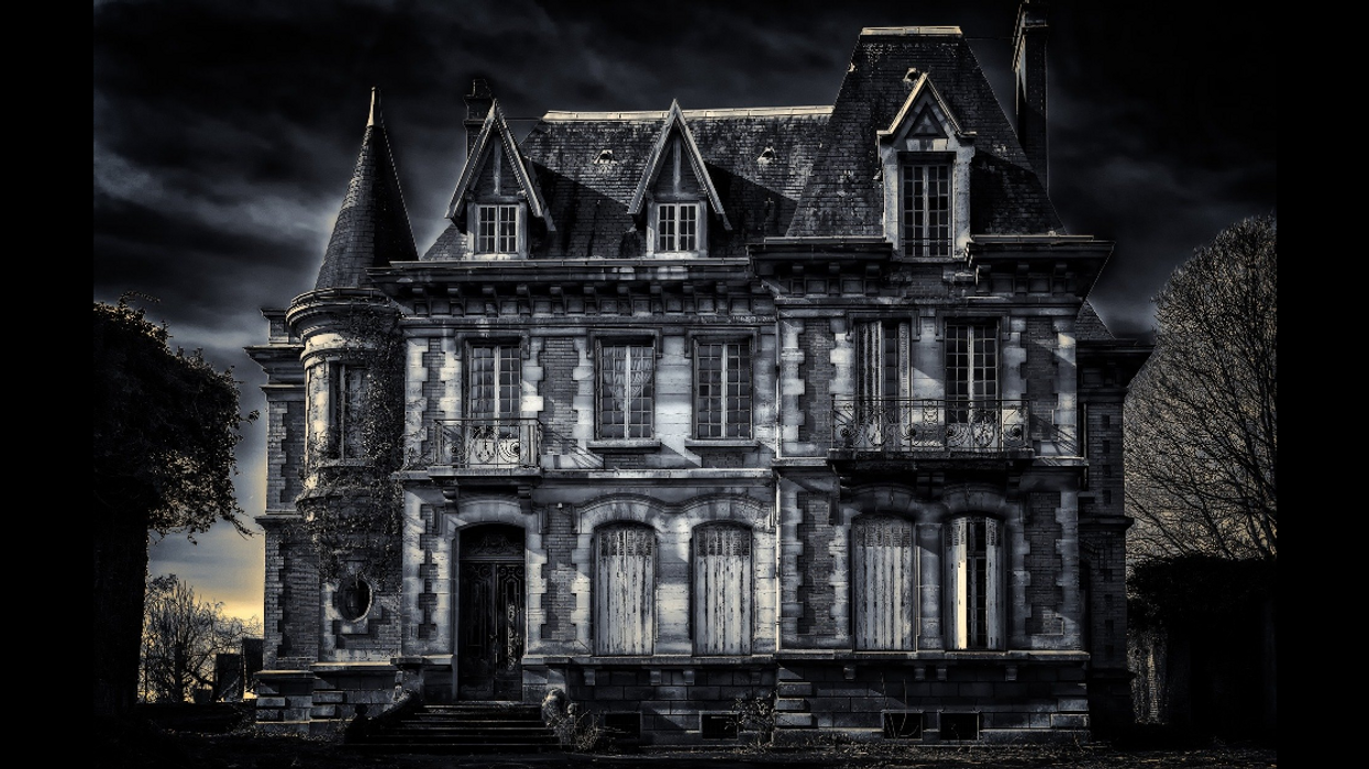 People Share Their Creepiest Airbnb Stories