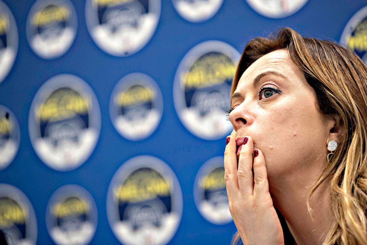 Meloni: «Credono di poterci governare come in Cina»