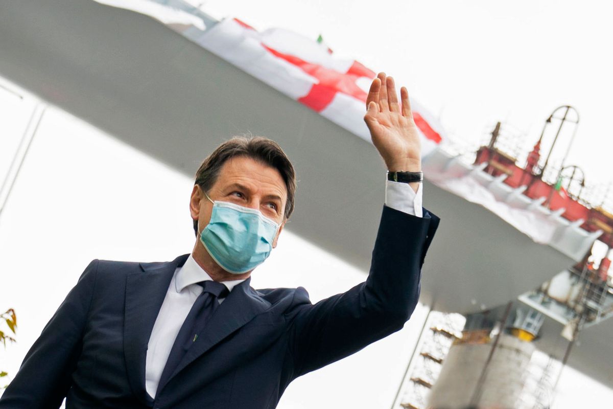 Conte fa la passerella al Nord Italia ma raccoglie la rabbia dei sindaci