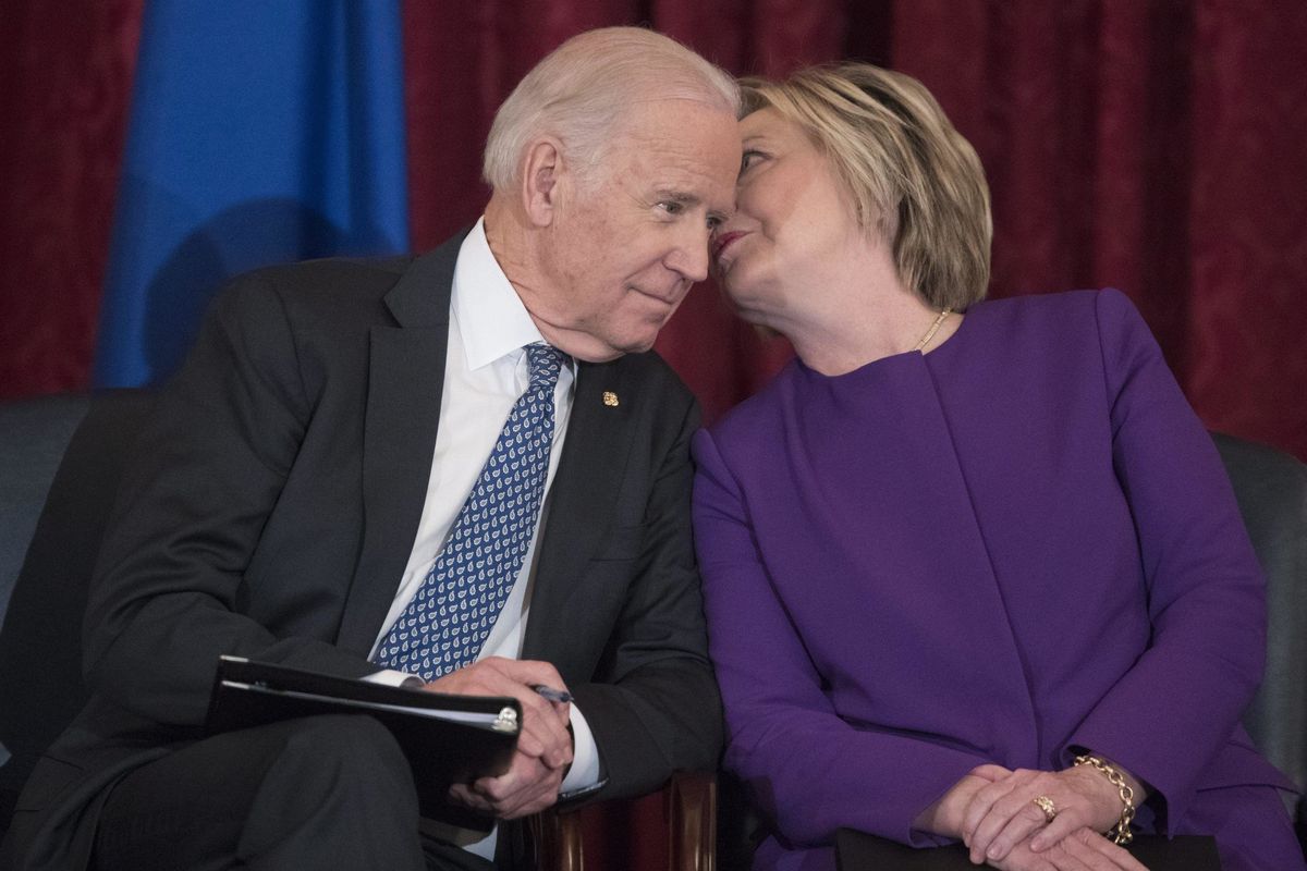 Perché Hillary è un problema per Biden