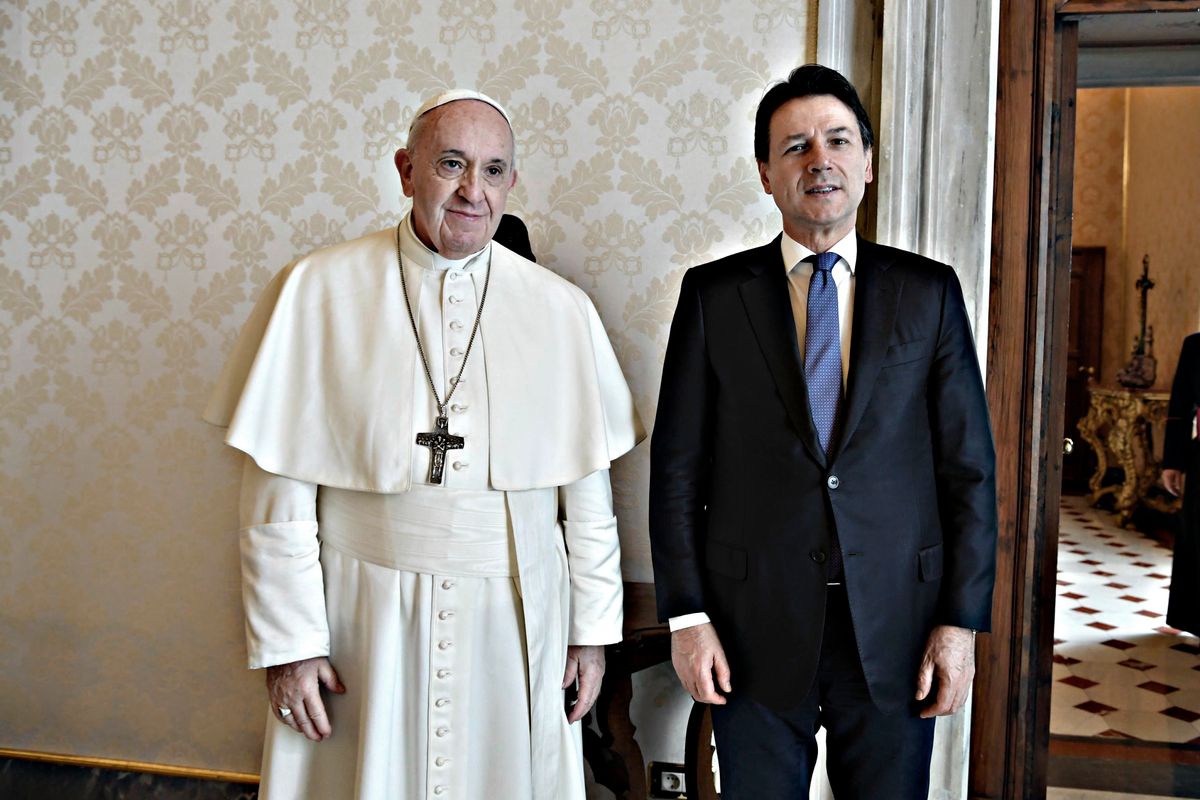 Il giallo della telefonata di Conte a Bergoglio