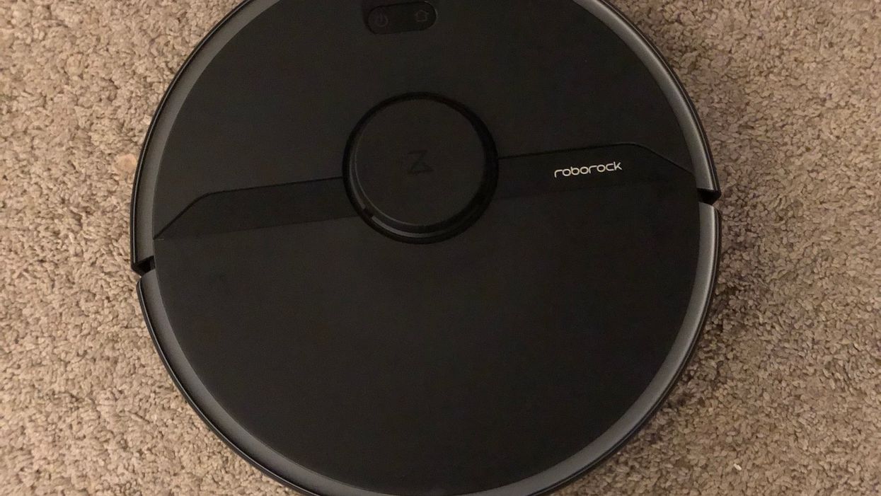 Roborock S6 Pure Review: Powerful smart vacuum, middling mop