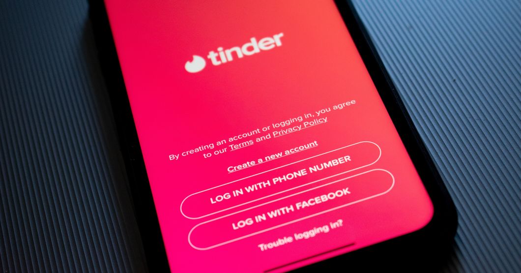 7 Tinder Profile Tips for Men to Triple Your Matches