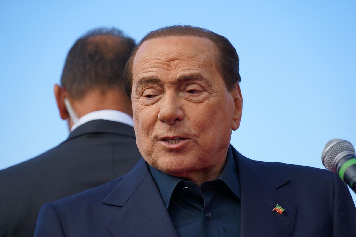 Il Cavaliere si gode i disastri di Giuseppi
