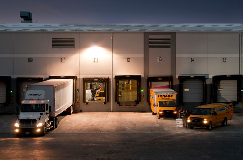 penske logistics warehouse