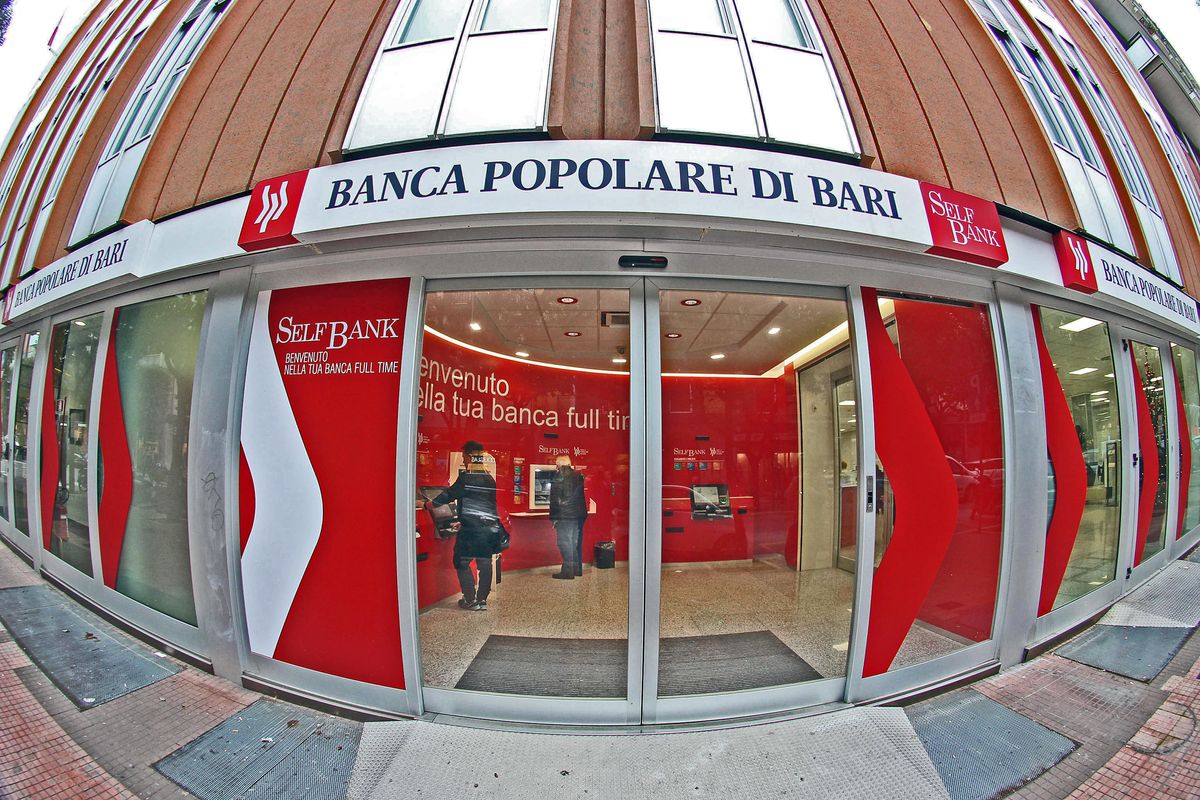 Popolare di Bari: sequestri ai dirigenti ma resta incerto il futuro della banca