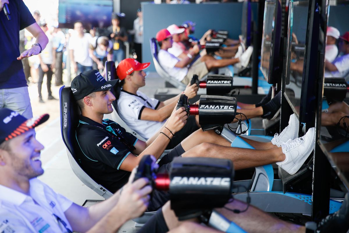 La Formula E non si ferma: piloti in pista con i simulatori virtuali