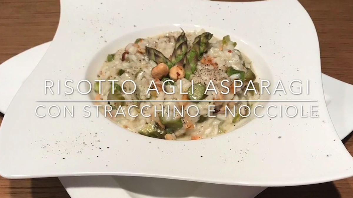 Cuciniamo insieme: risotto agli asparagi con stracchino e nocciole