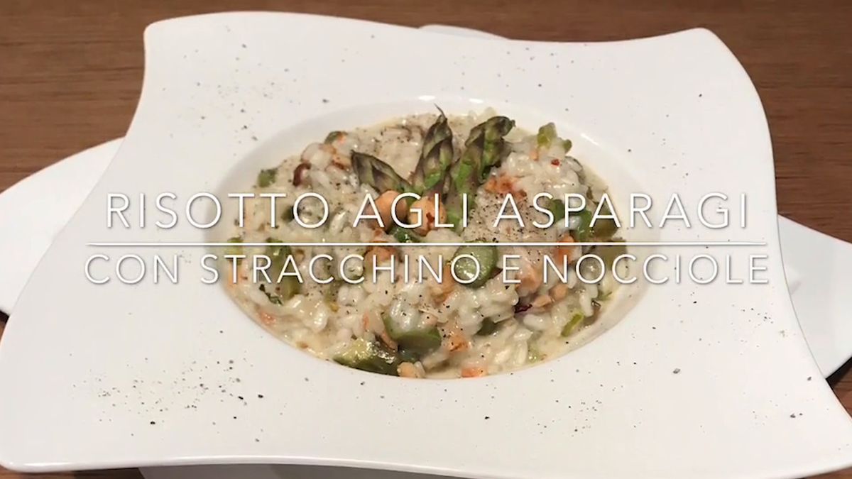 Cuciniamo insieme: risotto agli asparagi con stracchino e nocciole