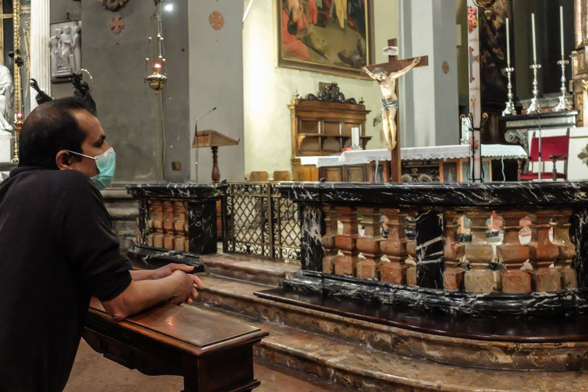 «Il no alle messe è incostituzionale». I giuristi cattolici ricorrono al Tar