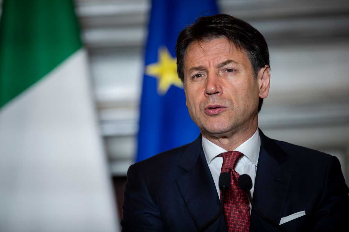 I pericolosi sogni d’oro del premier camomilla