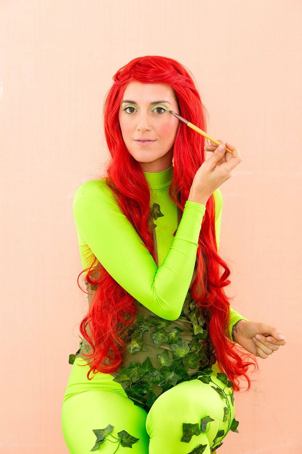 Make Like Uma Thurman And Make This Poison Ivy Costume For Halloween Brit Co