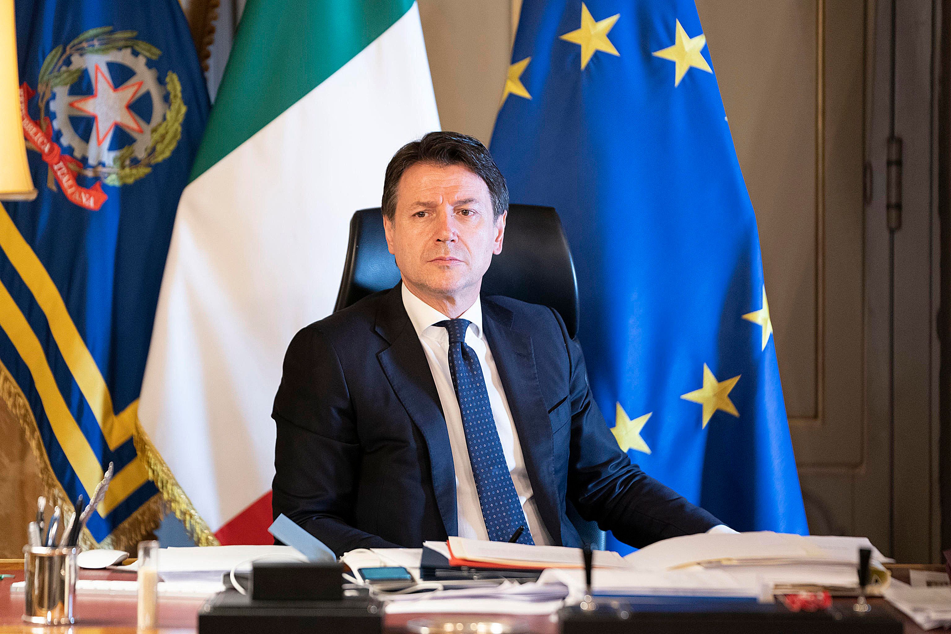 Capolavoro Giuseppi. Si inventa il golpe con lo scaricabarile